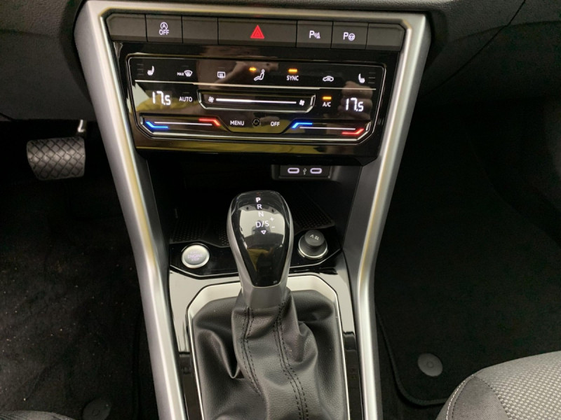 Photo 18 de l'offre de VOLKSWAGEN T-roc 2.0 TDI 150 Start/Stop DSG7 Life Plus à 32998€ chez Carlyss automobiles Vitré