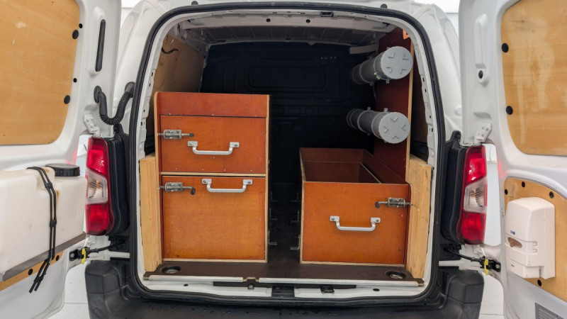 Photo 11 de l'offre de CITROEN BERLINGO VAN M 650 BLUEHDI 100 S&S BVM5 CLUB à 12777€ chez Carlyss automobiles Vitré