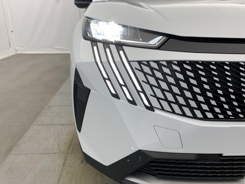 Photo 15 de l'offre de PEUGEOT 3008 Hybrid 145 e-DCS6 Allure à 28998€ chez Carlyss automobiles Vitré