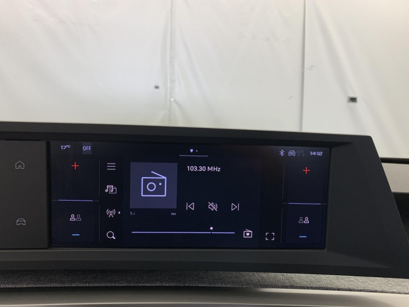 Photo 17 de l'offre de PEUGEOT 5008 Hybrid 145 e-DCS6 Allure à 31998€ chez Carlyss automobiles Vitré