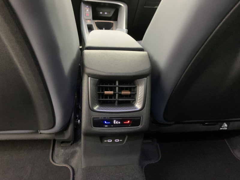 Photo 20 de l'offre de Cupra Terramar 1.5 eHybrid 204 ch DSG6 V à 41998€ chez Carlyss automobiles Vitré