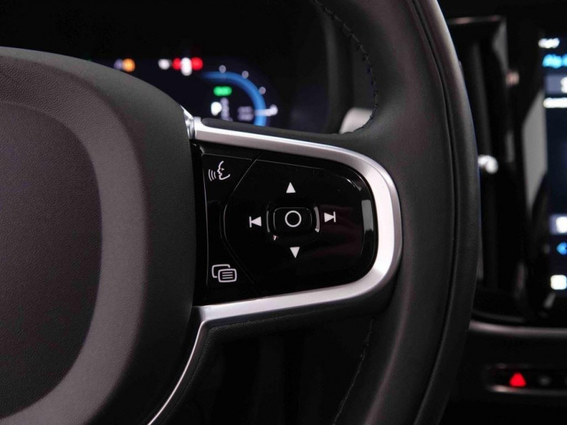 Photo 22 de l'offre de VOLVO V90 2.0 T6 PHEV 350 AWD 18gr Inscription à 37203€ chez Carlyss automobiles Vitré