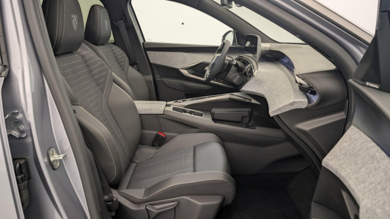 Photo 9 de l'offre de PEUGEOT 3008 Hybrid 145 e-DCS6 GT à 34998€ chez Carlyss automobiles Vitré