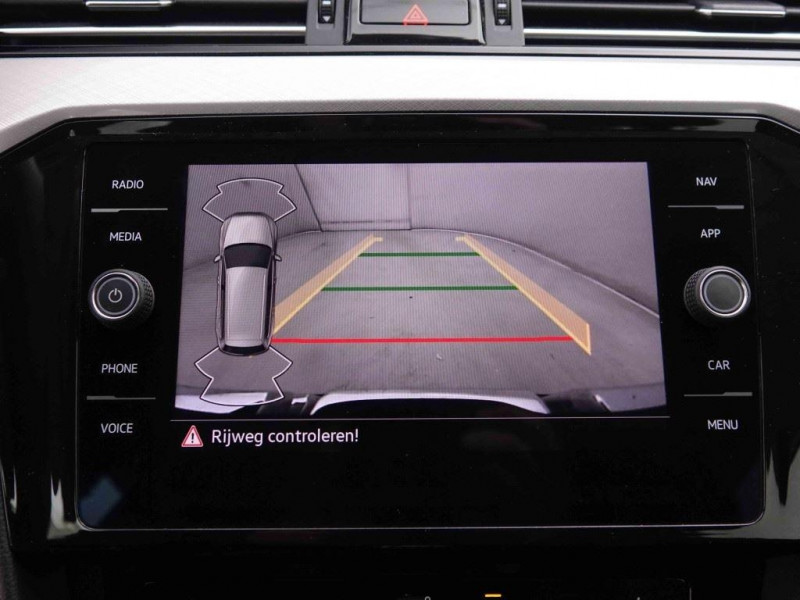 Photo 22 de l'offre de VOLKSWAGEN Passat Variant 1.4 TSi 218 GTE PHEV à 29698€ chez Carlyss automobiles Vitré