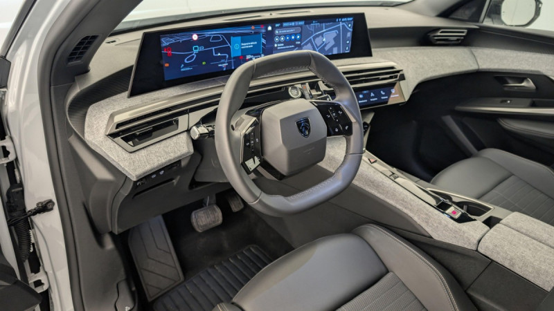 Photo 15 de l'offre de PEUGEOT 3008 NOUVEAU HYBRID 136 E-DCS6 ALLURE à 29379€ chez Carlyss automobiles Vitré