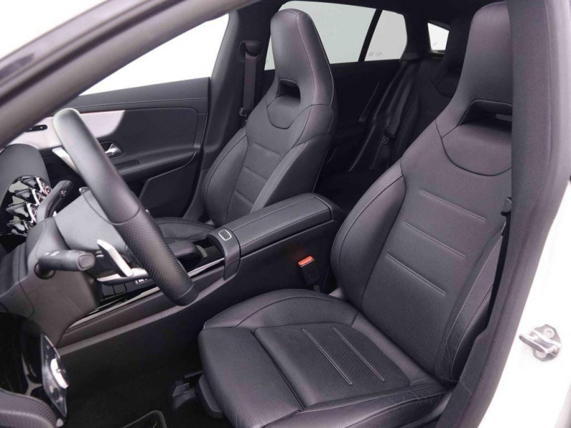 Photo 6 de l'offre de MERCEDES-BENZ CLA 220d 190 DCT 4 Matic Shooting Brake AMG-Line à 31749€ chez Carlyss automobiles Vitré