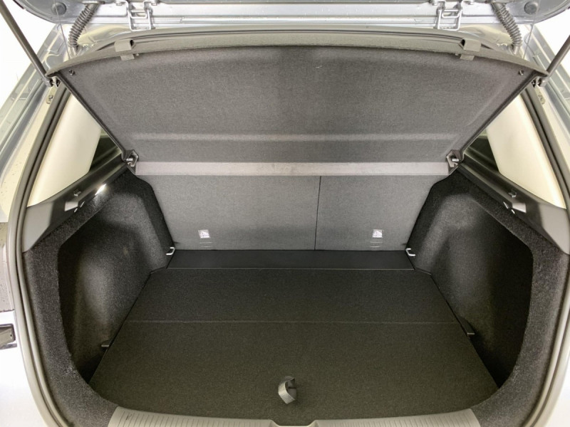 Photo 11 de l'offre de MG Motor ZS 1.5 L Hybrid+ 197 ch Comfort à 21998€ chez Carlyss automobiles Vitré