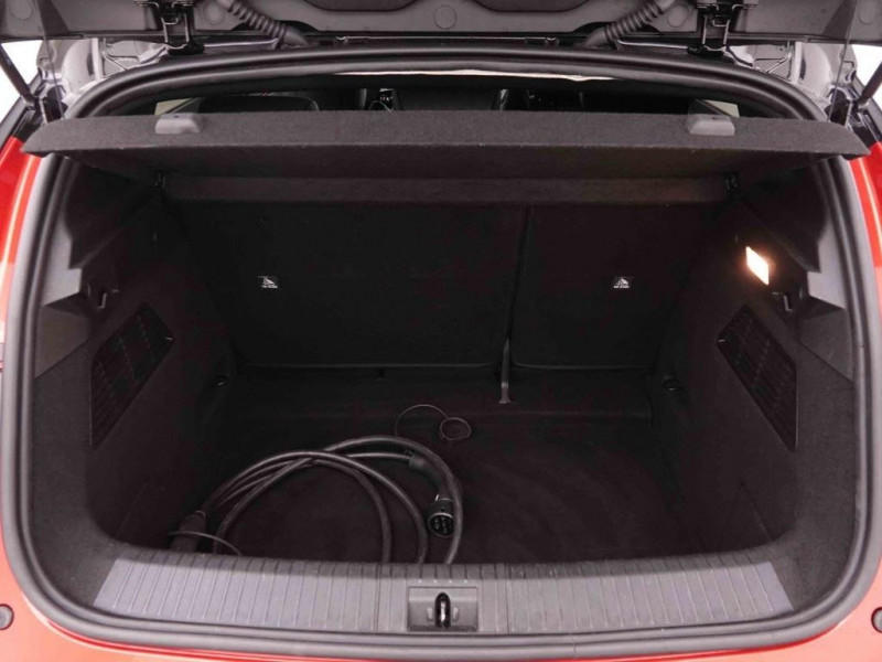 Photo 4 de l'offre de RENAULT Mégane 40 kWh E-TECH R130 Boost Charge à 24718€ chez Carlyss automobiles Vitré