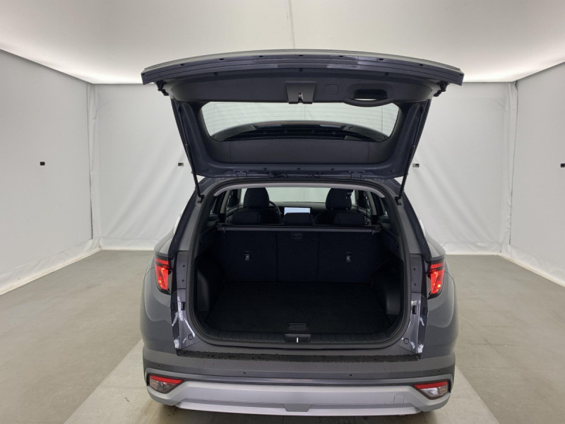 Photo 11 de l'offre de HYUNDAI Tucson 1.6 T-GDI 215 Hybrid BVA6 Initia à 28958€ chez Carlyss automobiles Vitré