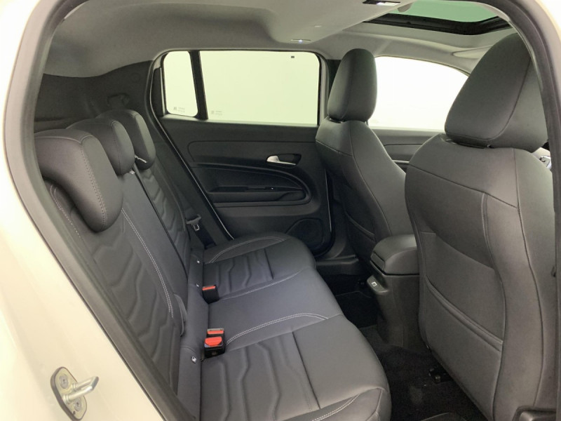 Photo 10 de l'offre de Jeep Avenger 1.2 Turbo T3 110 ch e-Hybrid BVR6 Summit à 27998€ chez Carlyss automobiles Vitré