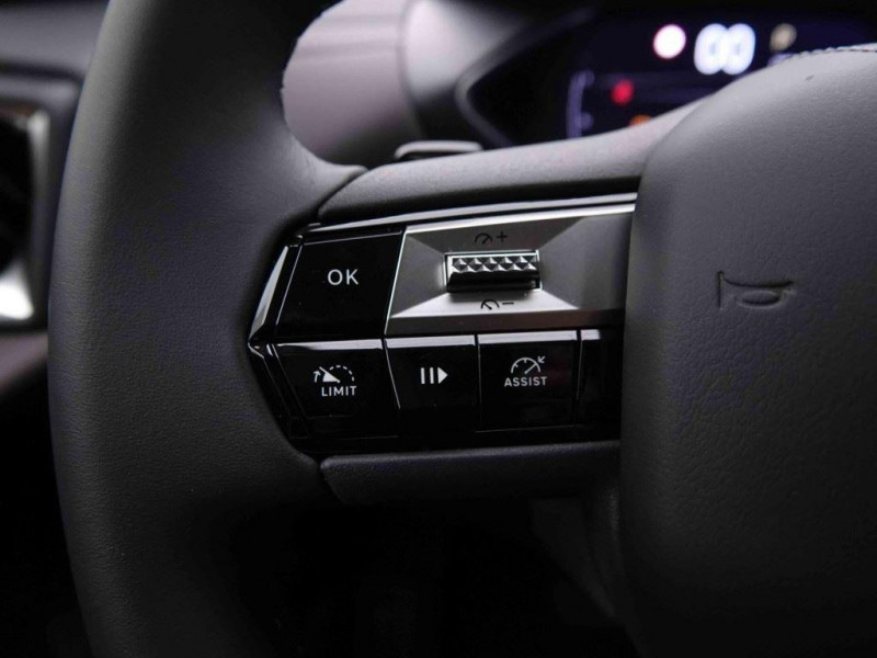 Photo 16 de l'offre de DS DS3 Crossback 1.2 T 130 EAT8 Antoine De Saint Exupery à 25518€ chez Carlyss automobiles Vitré