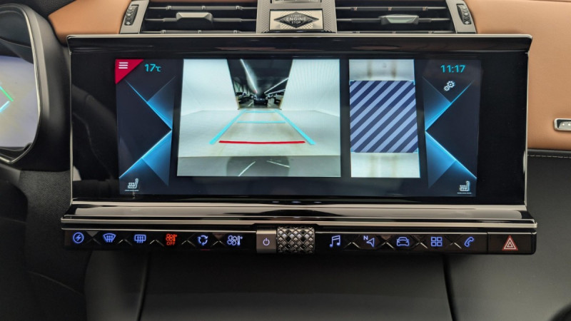 Photo 17 de l'offre de DS DS7 Crossback Hybride E-Tense 300 EAT8 4x4 Rivoli à 29080€ chez Carlyss automobiles Vitré