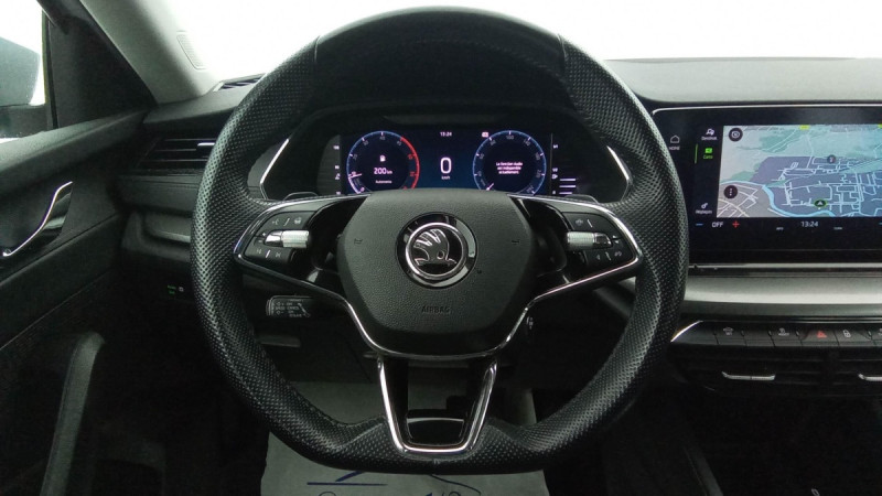 Photo 4 de l'offre de SKODA Octavia Combi Octavia Combi 2.0 TDI 150 ch DSG7 Ambition à 27398€ chez Carlyss automobiles Vitré