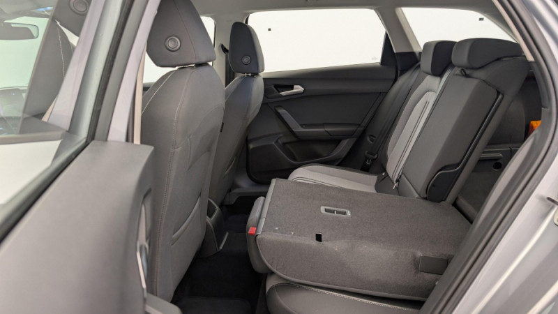 Photo 12 de l'offre de SEAT LEON Sportstourer 1.0 eTSI 110 DSG7 Style à 19090€ chez Carlyss automobiles Vitré