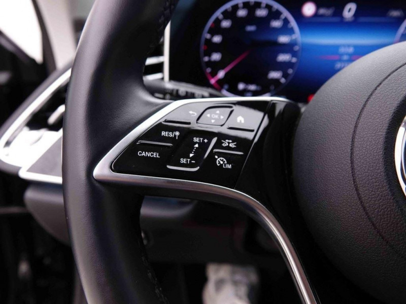 Photo 18 de l'offre de MERCEDES-BENZ CLASSE E BREAK E220D 9G-TRONIC AVANTGARDE LINE à 47361€ chez Carlyss automobiles Vitré