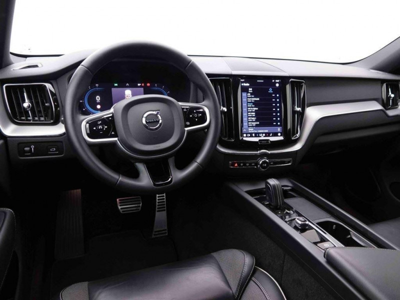 Photo 7 de l'offre de VOLVO XC60 2.0 B4 197 Geartronic R-Design +Leather à 36306€ chez Carlyss automobiles Vitré