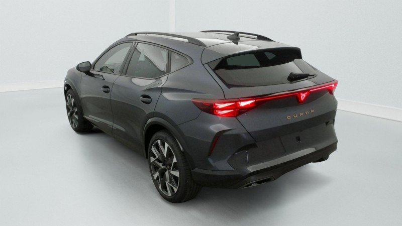 Photo 5 de l'offre de Cupra FORMENTOR NOUVEAU 1.5 ETSI HYBRID 150 CH DSG7 V à 34598€ chez Carlyss automobiles Vitré
