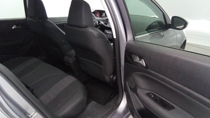 Photo 14 de l'offre de PEUGEOT 308 PureTech 130ch S&S EAT8 Allure à 15598€ chez Carlyss automobiles Vitré