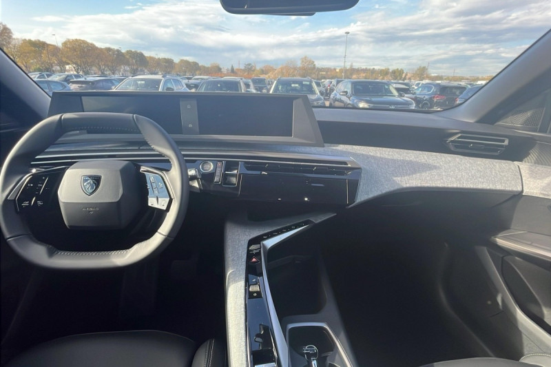 Photo 17 de l'offre de PEUGEOT 5008 Hybrid 145 e-DCS6 Allure à 31998€ chez Carlyss automobiles Vitré