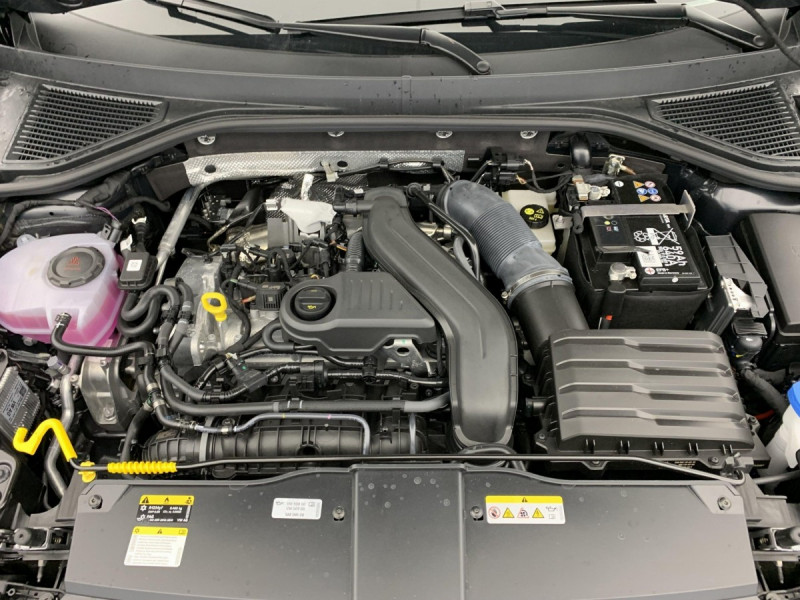 Photo 19 de l'offre de VOLKSWAGEN T-roc 1.5 TSI EVO2 150 Start/Stop DSG7 R-Line Edition à 33998€ chez Carlyss automobiles Vitré