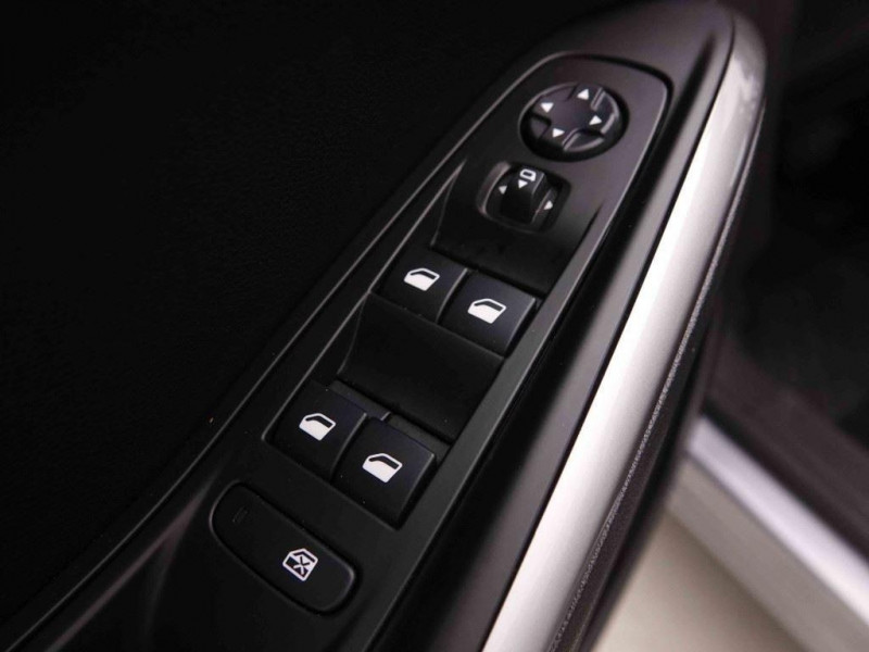 Photo 16 de l'offre de OPEL Grandland 1.2 T 130 AT Ultimate à 26194€ chez Carlyss automobiles Vitré