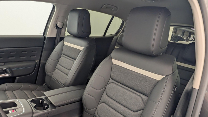 Photo 16 de l'offre de CITROEN C5 Aircross BlueHDi 130 EAT8 Max à 26998€ chez Carlyss automobiles Vitré