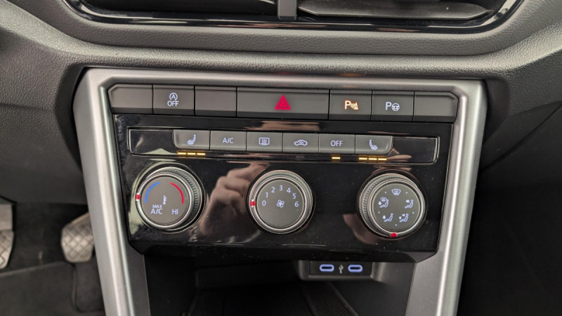 Photo 19 de l'offre de VOLKSWAGEN T-roc 1.0 TSI 110 Start/Stop BVM6 Life à 21460€ chez Carlyss automobiles Vitré