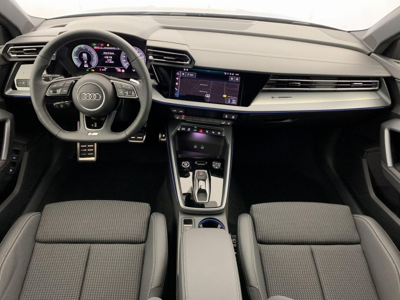 Photo 24 de l'offre de AUDI A3 SPORTBACK NOUVELLE 45 TFSI E HYBRIDE RECHARGEABLE 272 S TRONIC 6 S LINE à 43998€ chez Carlyss automobiles Vitré