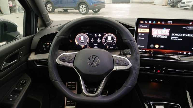 Photo 6 de l'offre de VOLKSWAGEN GOLF Golf 2.0 TDI 150 DSG7 R-Line à 37498€ chez Carlyss automobiles Vitré