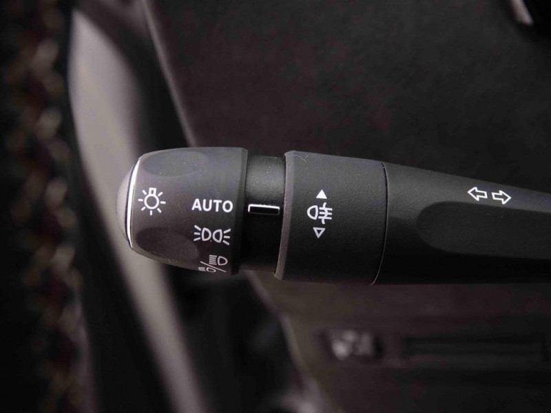 Photo 7 de l'offre de DS DS4 1.2 T 130 EAT8 Performance Line à 26205€ chez Carlyss automobiles Vitré