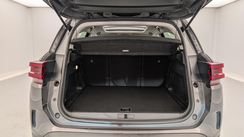 Photo 11 de l'offre de CITROEN C5 Aircross HYBRIDE RECHARGEABLE 225 E-EAT8 SHINE PACK à 25020€ chez Carlyss automobiles Vitré