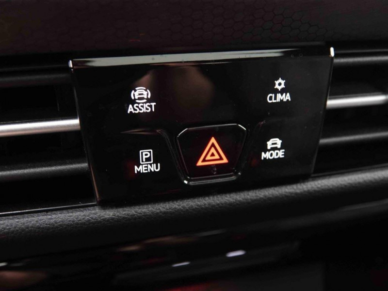 Photo 12 de l'offre de Volkswagen Golf GTi 2.0 TSi 245 DSG à 35172€ chez Carlyss automobiles Vitré