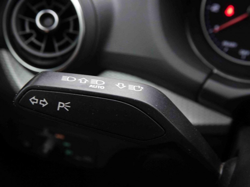 Photo 17 de l'offre de AUDI Q2 35 TFSi 150 S-Tronic Edition à 27202€ chez Carlyss automobiles Vitré