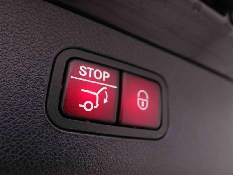 Photo 5 de l'offre de MERCEDES-BENZ CLASSE E BREAK E220D 9G-TRONIC AVANTGARDE LINE à 47361€ chez Carlyss automobiles Vitré