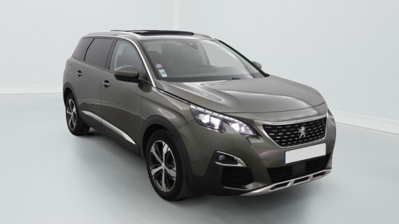 Photo 2 de l'offre de PEUGEOT 5008 PureTech 130ch S&S EAT8 Allure à 23598€ chez Carlyss automobiles Vitré