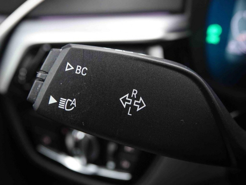 Photo 17 de l'offre de Bmw 5 520d 190 Touring xDrive Steptronic Luxury à 39098€ chez Carlyss automobiles Vitré