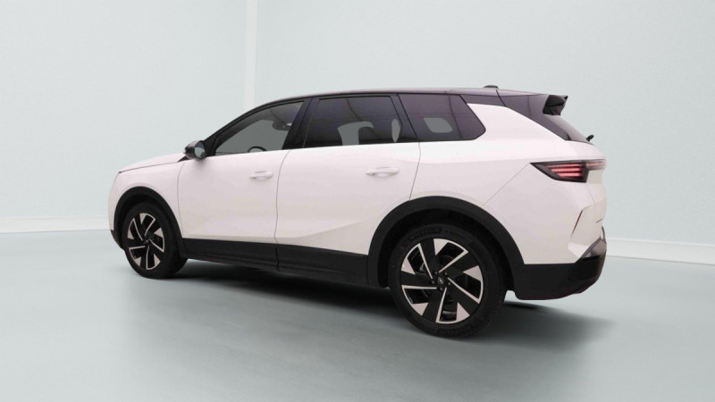 Photo 2 de l'offre de OPEL Grandland 1.2 T Hybrid 145 GS à 35398€ chez Carlyss automobiles Vitré