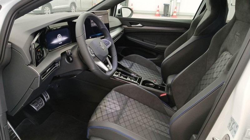 Photo 16 de l'offre de VOLKSWAGEN GOLF Golf 2.0 TDI 150 DSG7 R-Line à 37998€ chez Carlyss automobiles Vitré