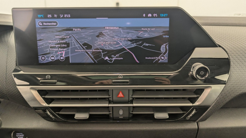 Photo 23 de l'offre de CITROEN C4 PureTech 130 S&S BVM6 Shine à 15804€ chez Carlyss automobiles Vitré