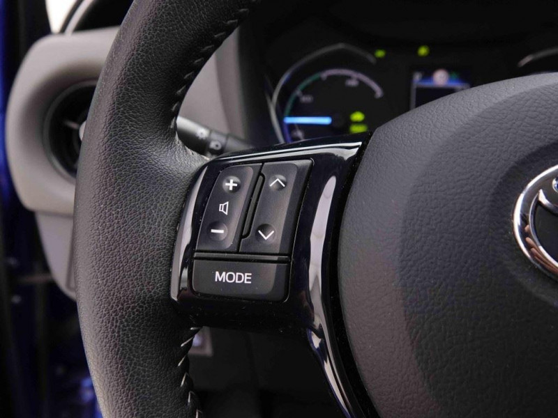 Photo 16 de l'offre de TOYOTA Yaris 1.5I VVT-I HYBRID COMFORT 100 à 18861€ chez Carlyss automobiles Vitré