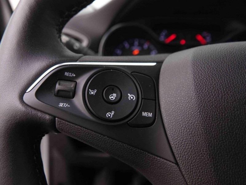 Photo 15 de l'offre de OPEL Crossland 1.2 T 110 Elegance à 19798€ chez Carlyss automobiles Vitré