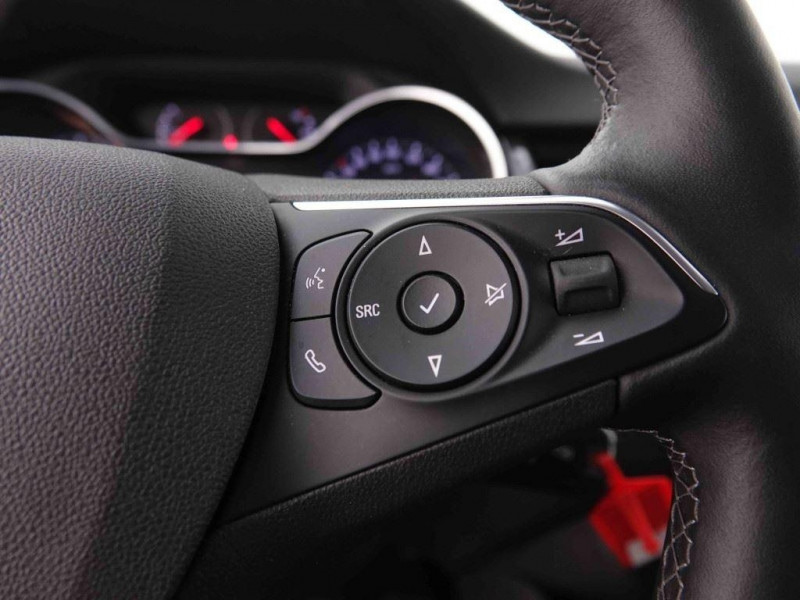 Photo 16 de l'offre de OPEL Crossland 1.2 T 110 Elegance à 19798€ chez Carlyss automobiles Vitré