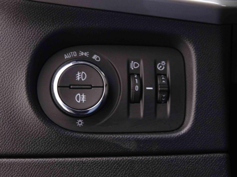 Photo 9 de l'offre de OPEL Mokka 1.2 TURBO 100 EDITION à 20798€ chez Carlyss automobiles Vitré