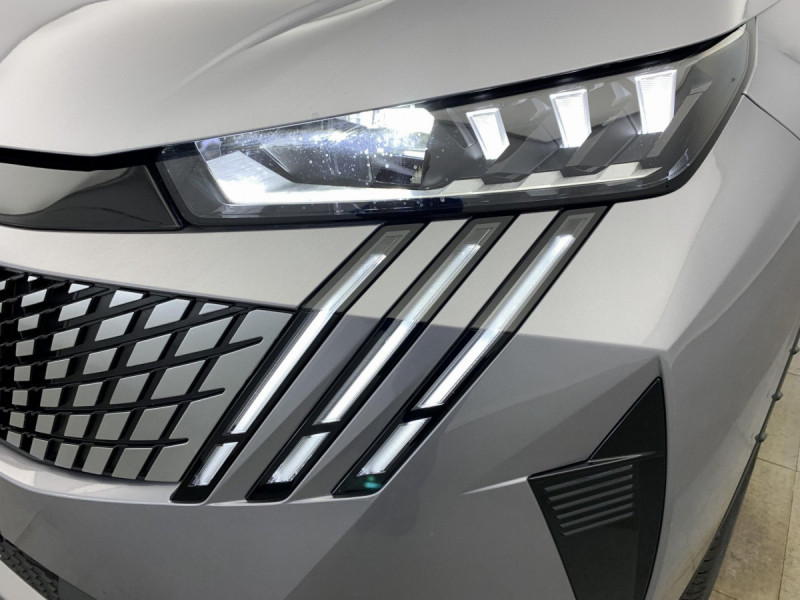 Photo 24 de l'offre de PEUGEOT 3008 Hybrid 145 e-DCS6 GT à 32958€ chez Carlyss automobiles Vitré