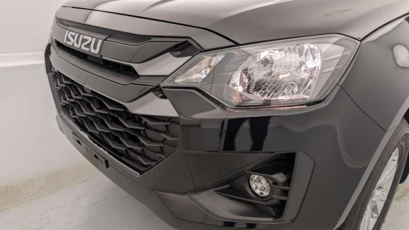 Photo 20 de l'offre de ISUZU D-MAX 1.9 4X4 CREW CAB N60 B.B +  AT 4 PLACES à 44500€ chez Carlyss automobiles Vitré