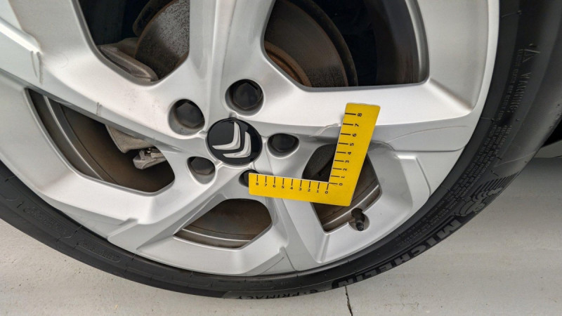 Photo 28 de l'offre de CITROEN C5 Aircross PureTech 130 S&S BVM6 Feel à 19351€ chez Carlyss automobiles Vitré