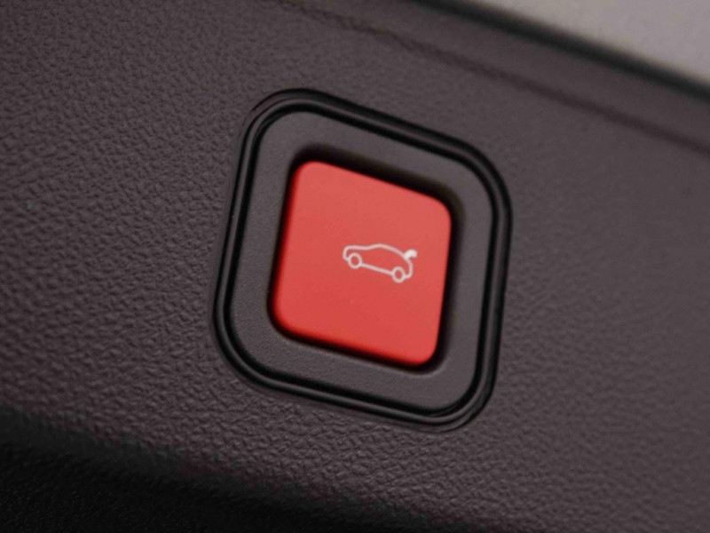 Photo 6 de l'offre de Jeep Avenger 1.2T e-Hybrid DCT Summit à 31469€ chez Carlyss automobiles Vitré