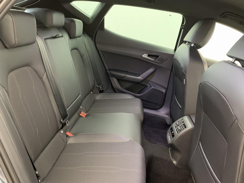 Photo 10 de l'offre de Cupra FORMENTOR NOUVEAU 1.5 ETSI HYBRID 150 CH DSG7 V à 34598€ chez Carlyss automobiles Vitré