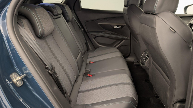 Photo 10 de l'offre de PEUGEOT 3008 Hybrid 136 e-DCS6 Allure Pack à 27562€ chez Carlyss automobiles Vitré