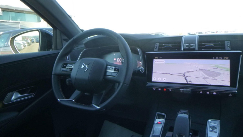 Photo 4 de l'offre de DS DS7 BlueHDi 130 EAT8 Pallas à 34987€ chez Carlyss automobiles Vitré